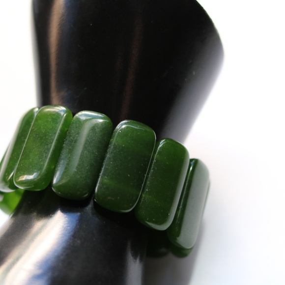 Vintage Genuine Green Jade Slip-on Stretchy Wide  Bracelet Boho Jewelry - Picture 2 of 2
